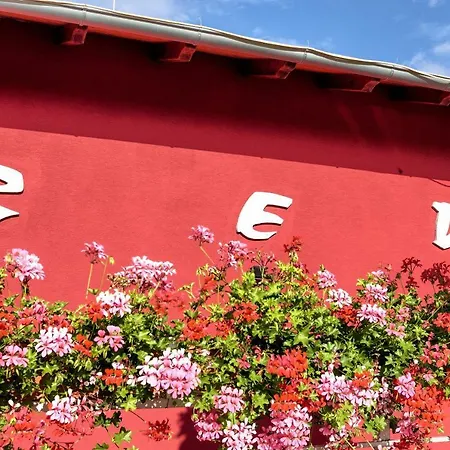 Konukevi Apartmanovy Dom Red Podhájska