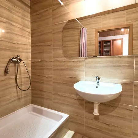 Apartmanovy Dom Red Guest house Podhajska