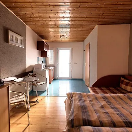 Apartmanovy Dom Red Pensjonat *