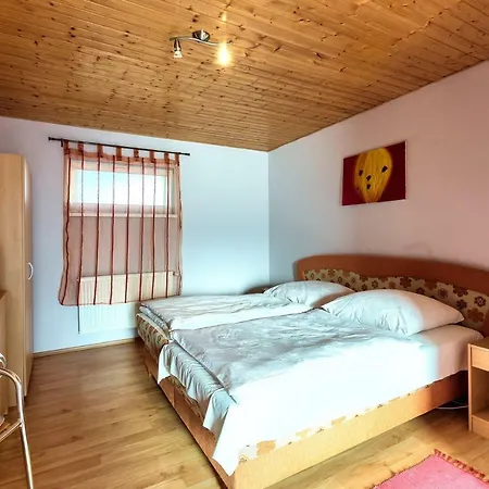Apartmanovy Dom Red *
