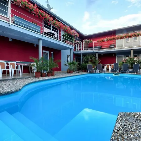 Konukevi Apartmanovy Dom Red *