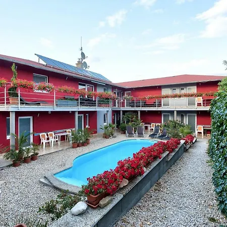 Apartmanovy Dom Red Konukevi