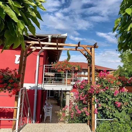 Penzion Apartmánový Dom Red Podhájska