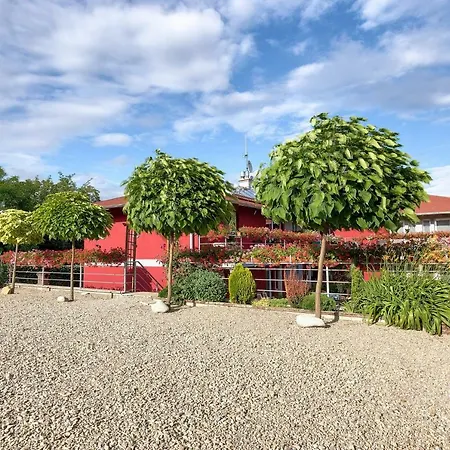 Apartmanovy Dom Red Konukevi *