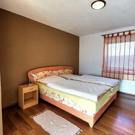 Pensjonat Apartmanovy Dom Red Podhájska