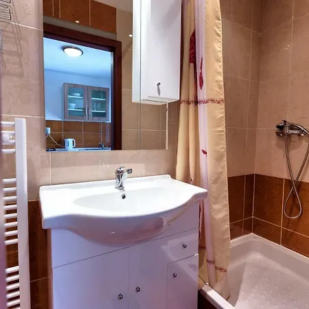 Apartmanovy Dom Red Podhájska