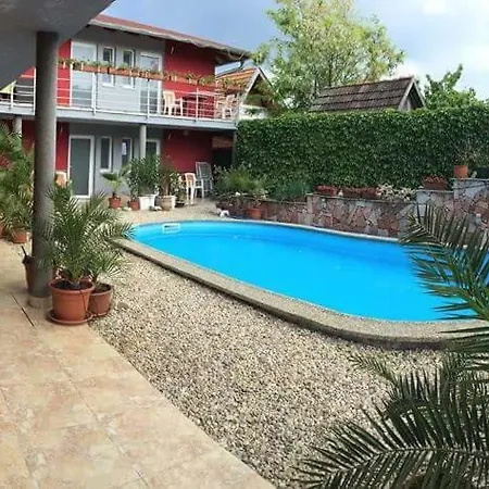 Apartmanovy Dom Red *