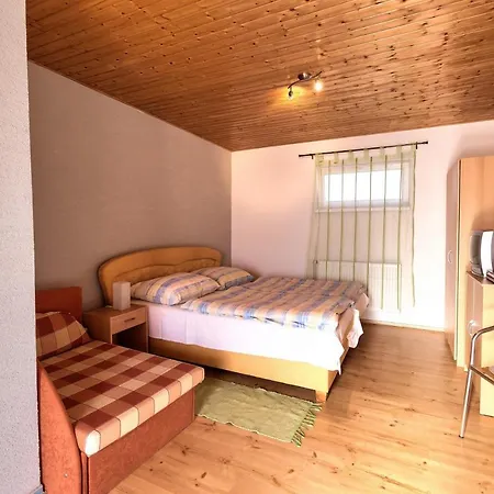 Pensjonat Apartmanovy Dom Red