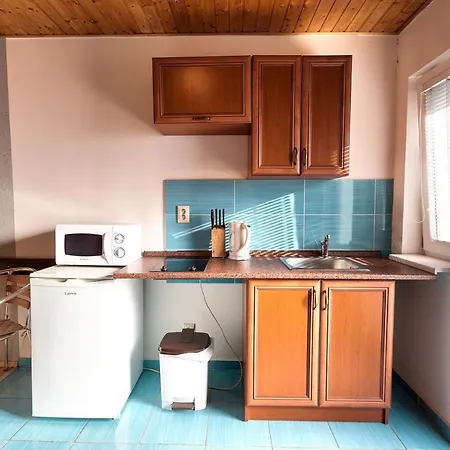 Apartmanovy Dom Red Konukevi *